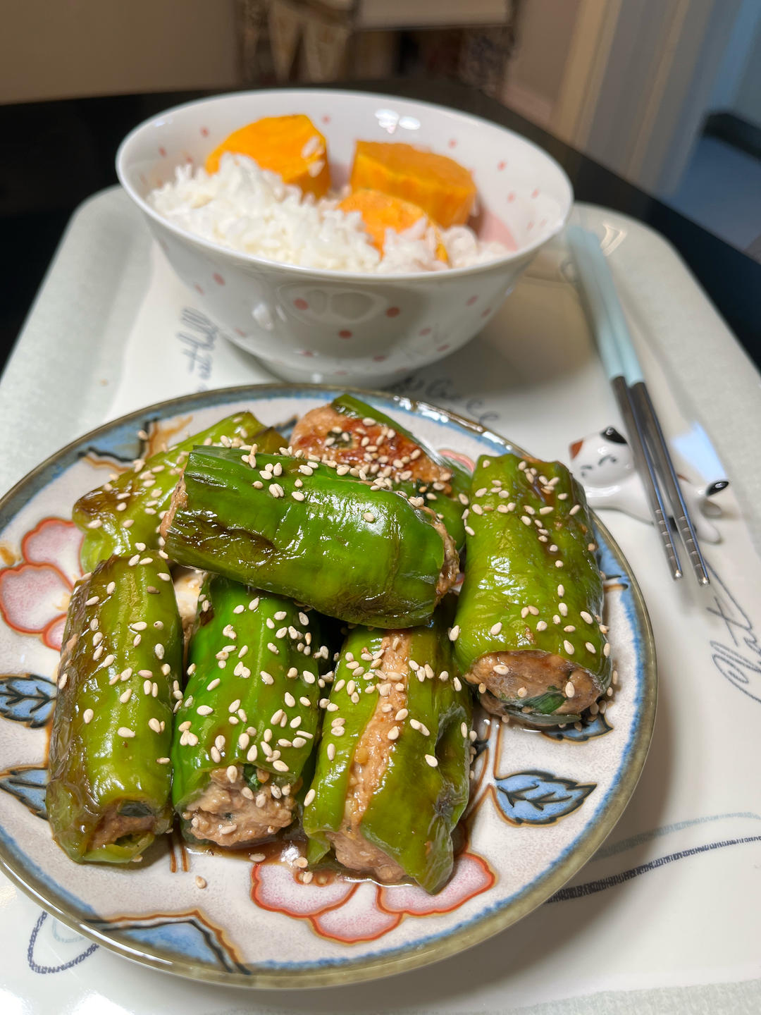 下饭菜“青椒酿肉”，香糯多汁鲜嫩下饭