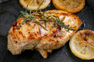6种鸡胸肉调味方法！好吃能瘦还不腻！的做法 步骤1