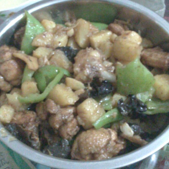 土豆炖鸡块
