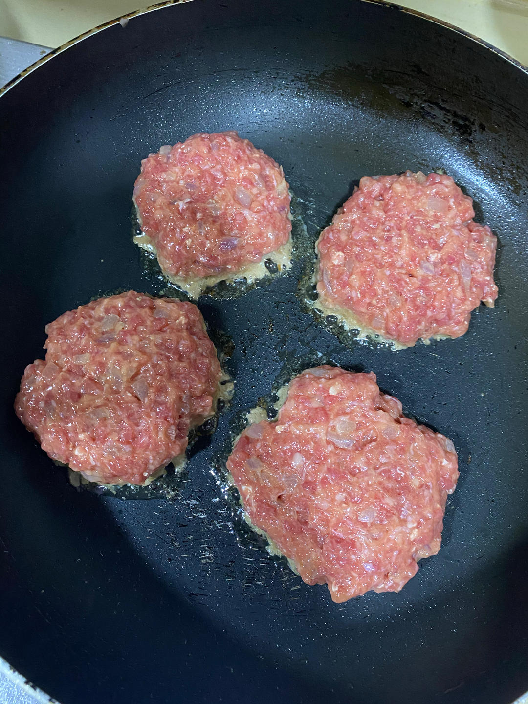 常备餐之好吃多汁的汉堡牛肉饼