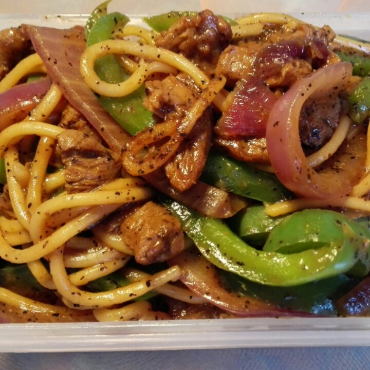 黑椒牛柳炒意面