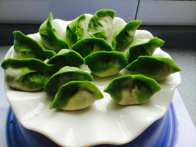 翡翠白玉白菜饺子详细版（附翡翠白玉白菜饺子包法，翡翠白玉饺子皮两种制法，面包机和面，翡翠白玉烧卖，各种馅料搭配）