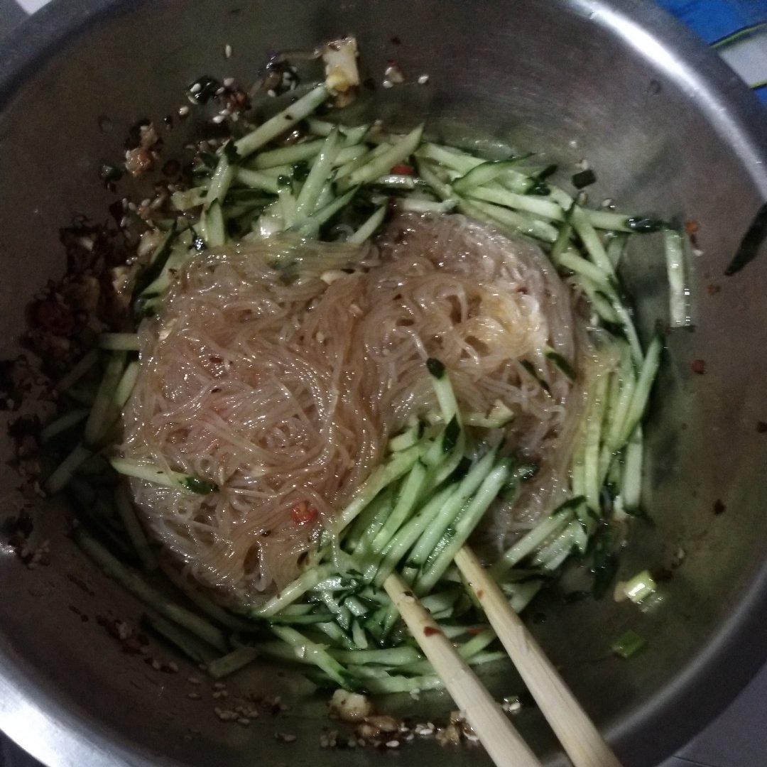 5分钟完成逆天好吃的凉拌粉丝