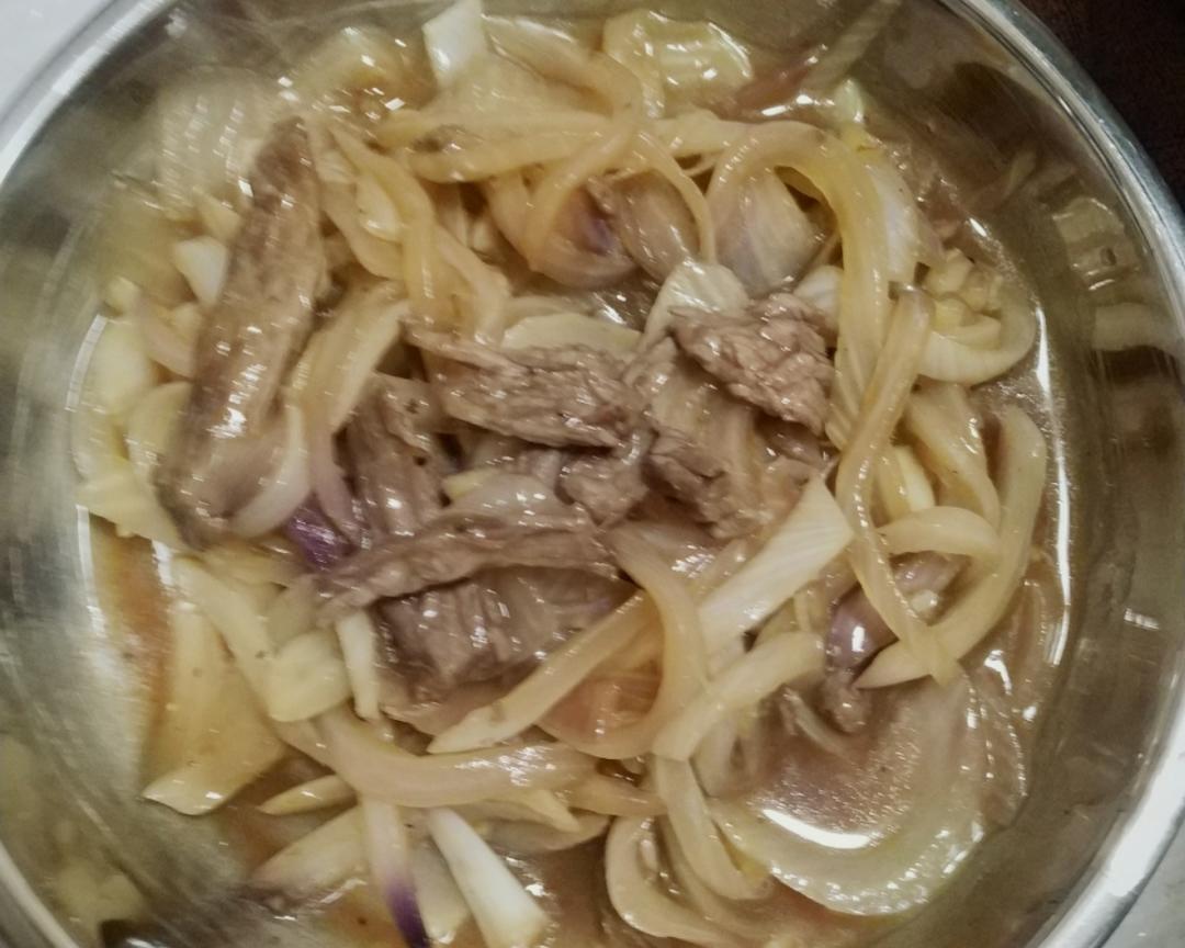 广式洋葱炒牛肉~真的下饭