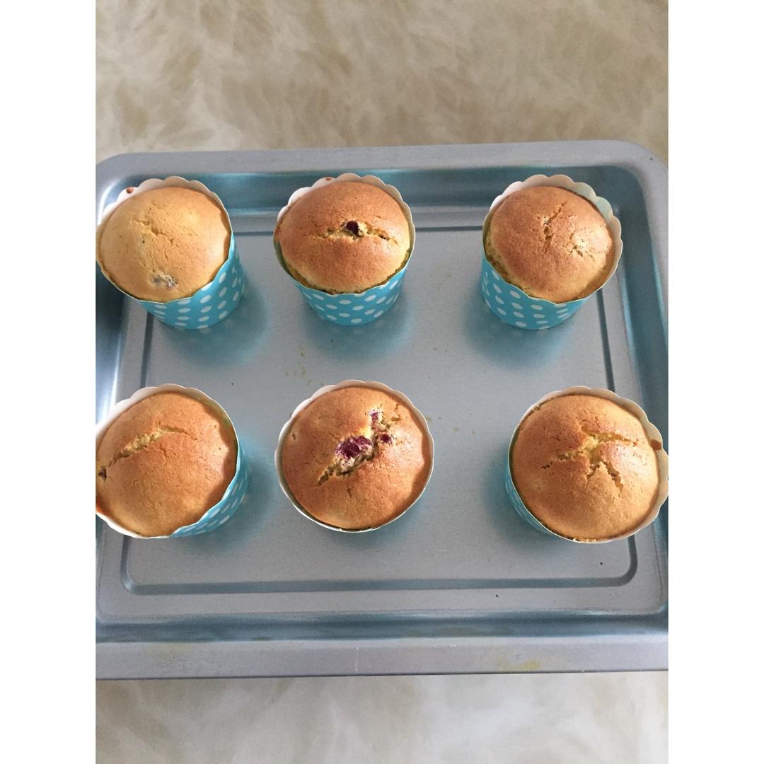 蛋香十足の海绵杯子蛋糕，伴手礼好选择。