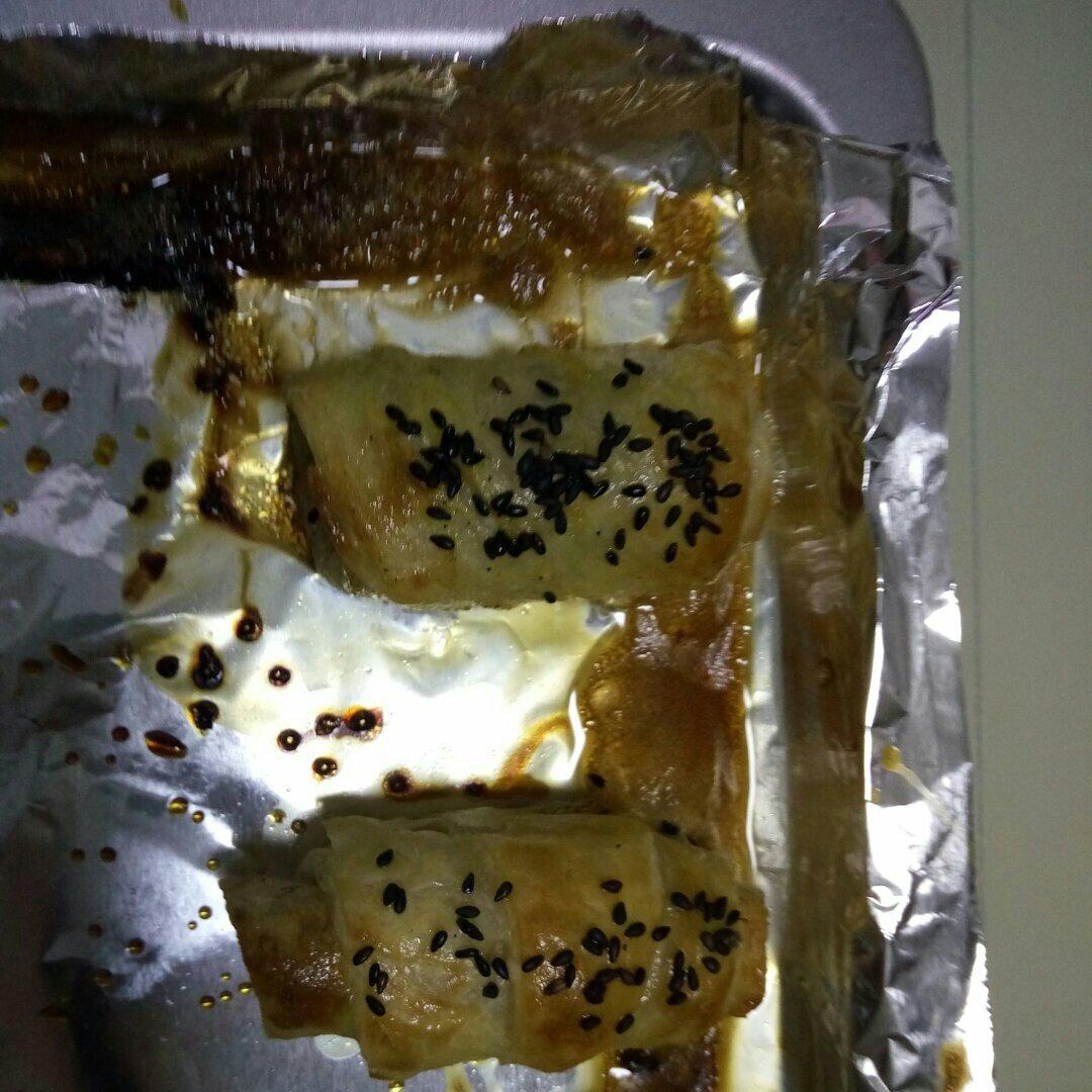 香肠酥皮卷：手抓饼皮还能这样吃，不用和面快速搞定早餐