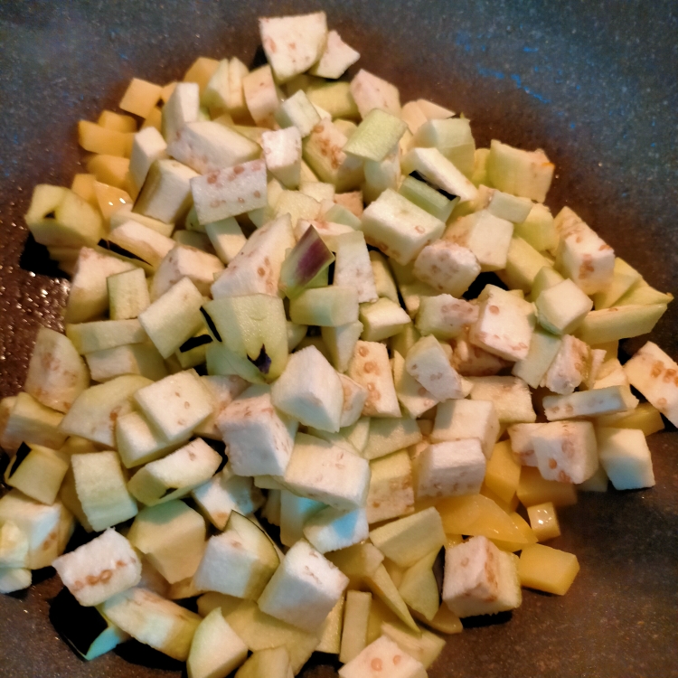 💥土豆炖茄子‼️两碗饭都不够的做法 步骤5