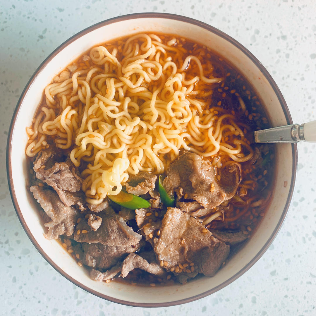 酸汤肥牛面