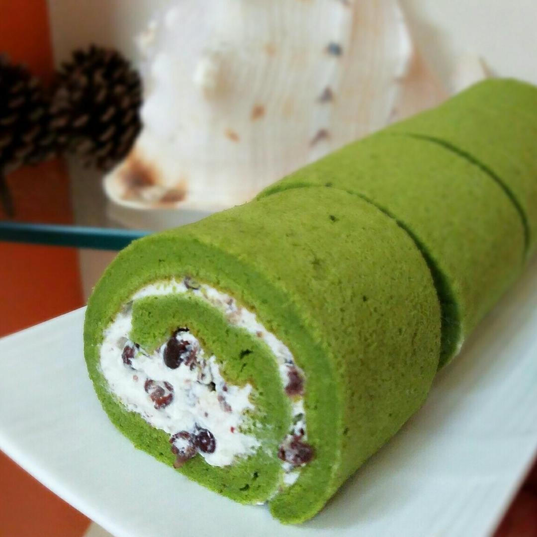 凯凯歌做的抹茶戚风蛋糕卷