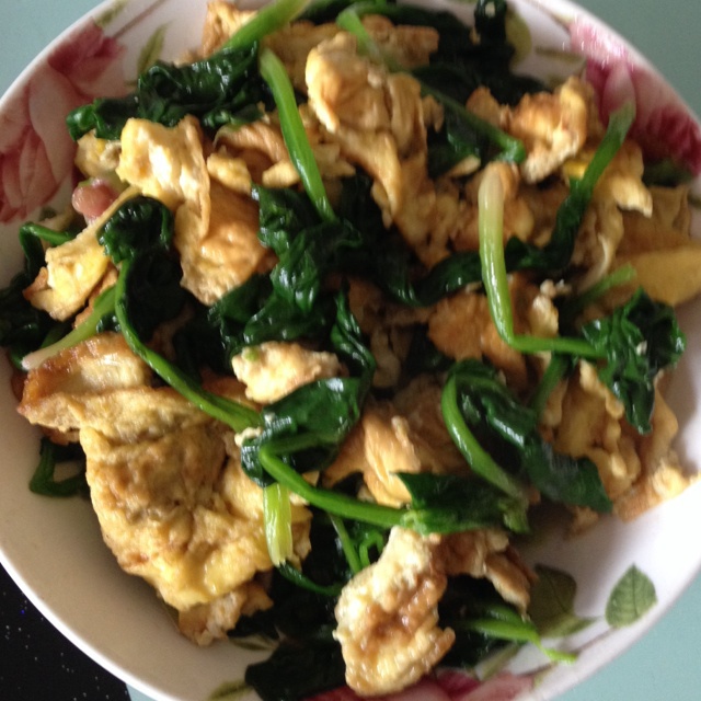 菠菜炒鸡蛋