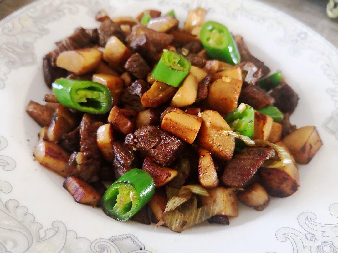 黑椒杏鲍菇牛肉粒