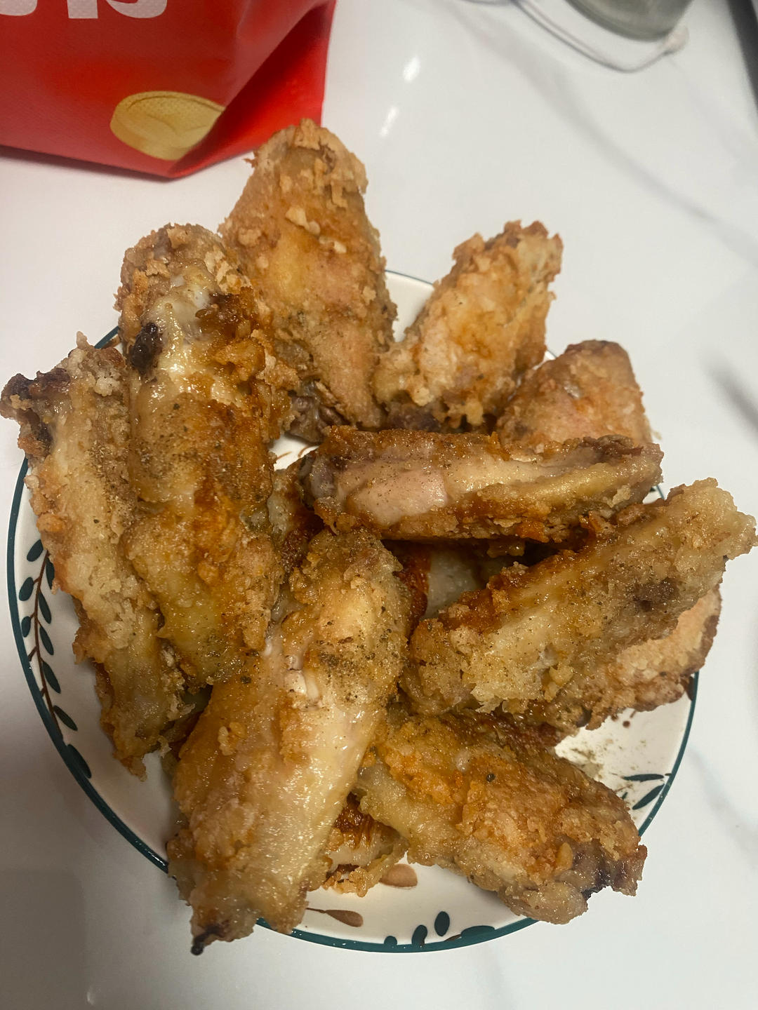 外脆里嫩❗️好吃到吮指的脆皮煎鸡翅～