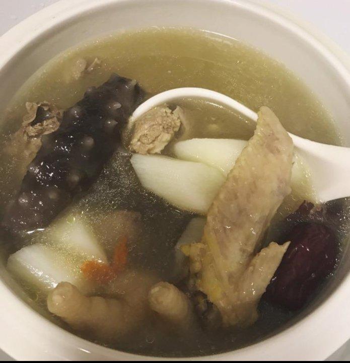 海参炖鸡汤