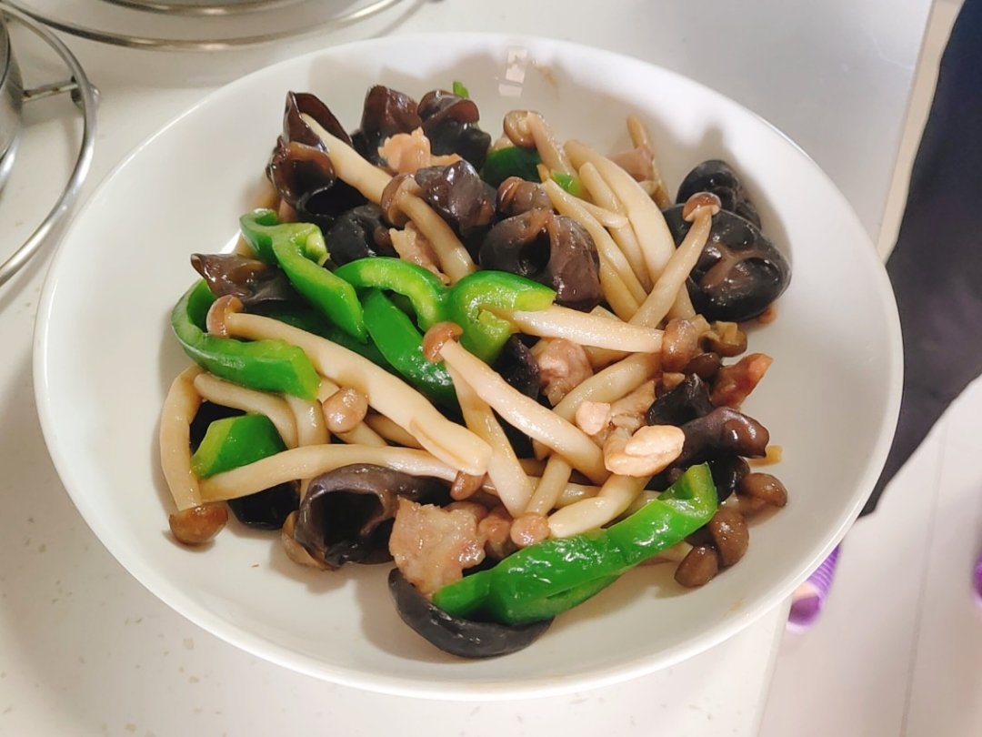 海鲜菇炒肉