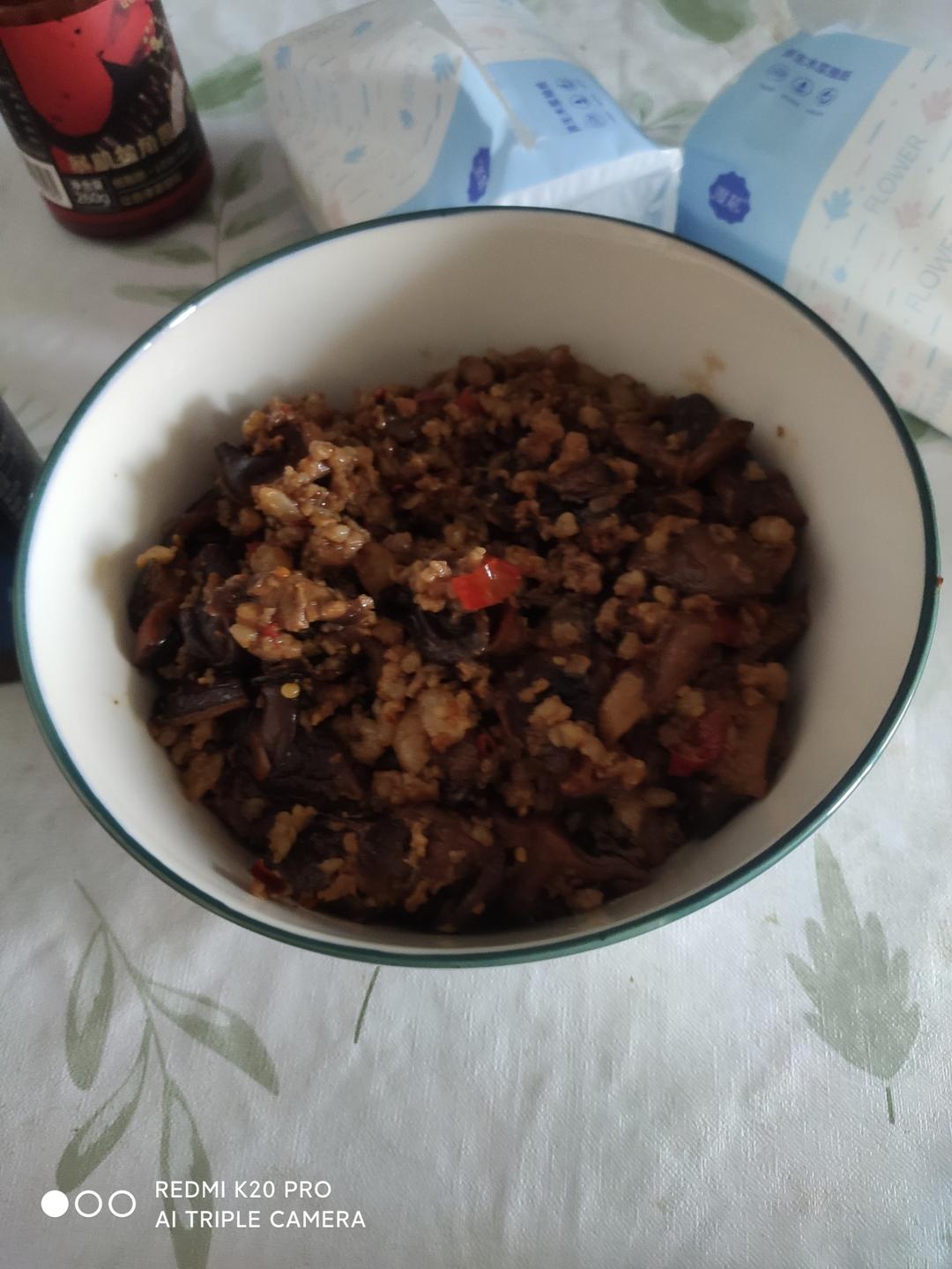 酱汁浓郁！超级下饭的家常菜肉末香菇