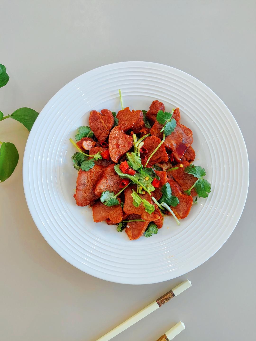 香菜拌辣卤牛肉