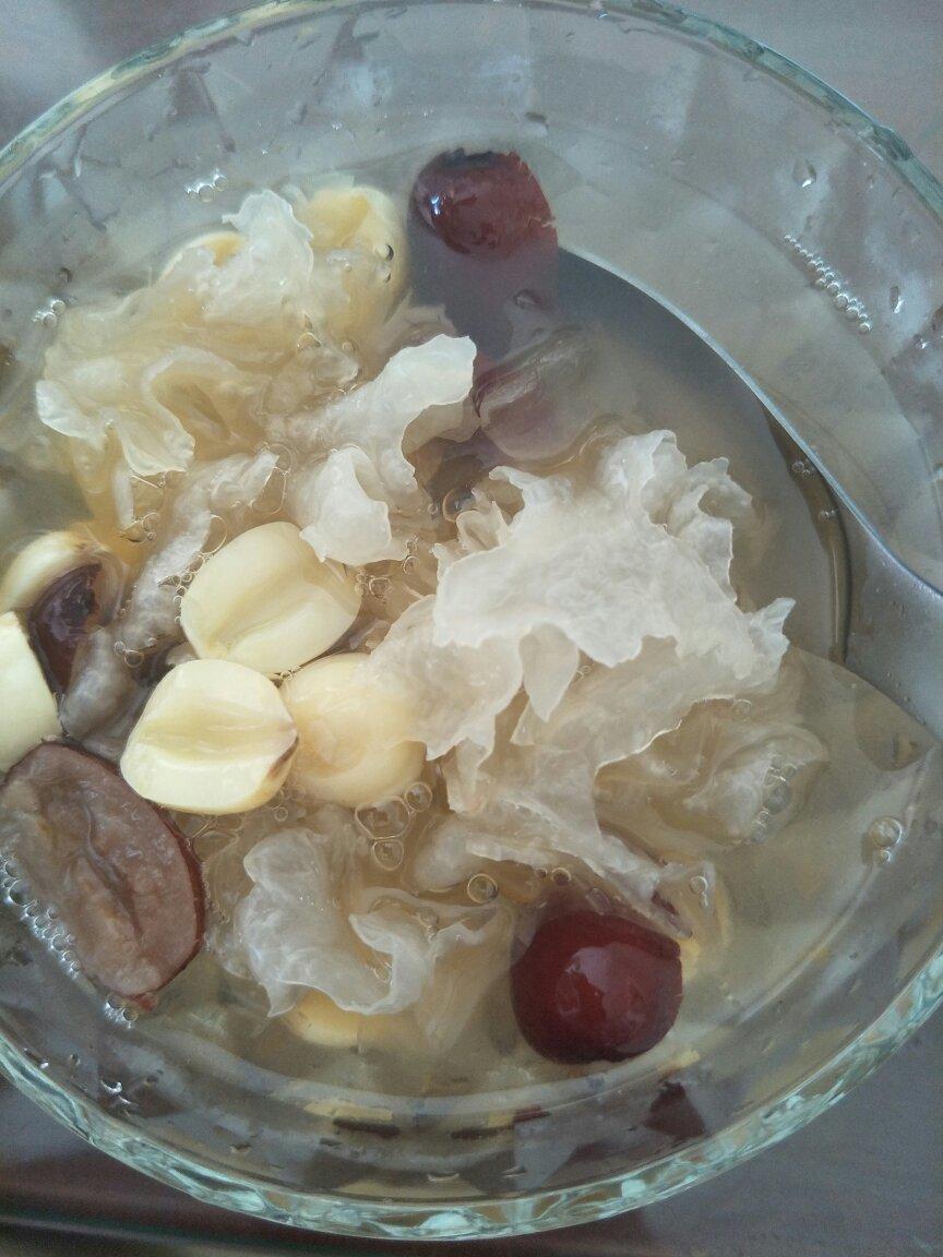 冰糖银耳汤