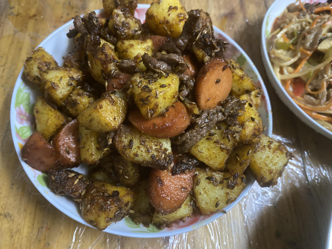 香辣过瘾的孜然土豆火腿，比路边摊还好吃