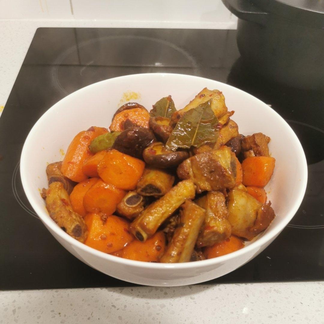 川味胡萝卜烧排骨
