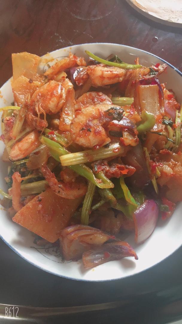 不用火锅底料的干锅香辣虾