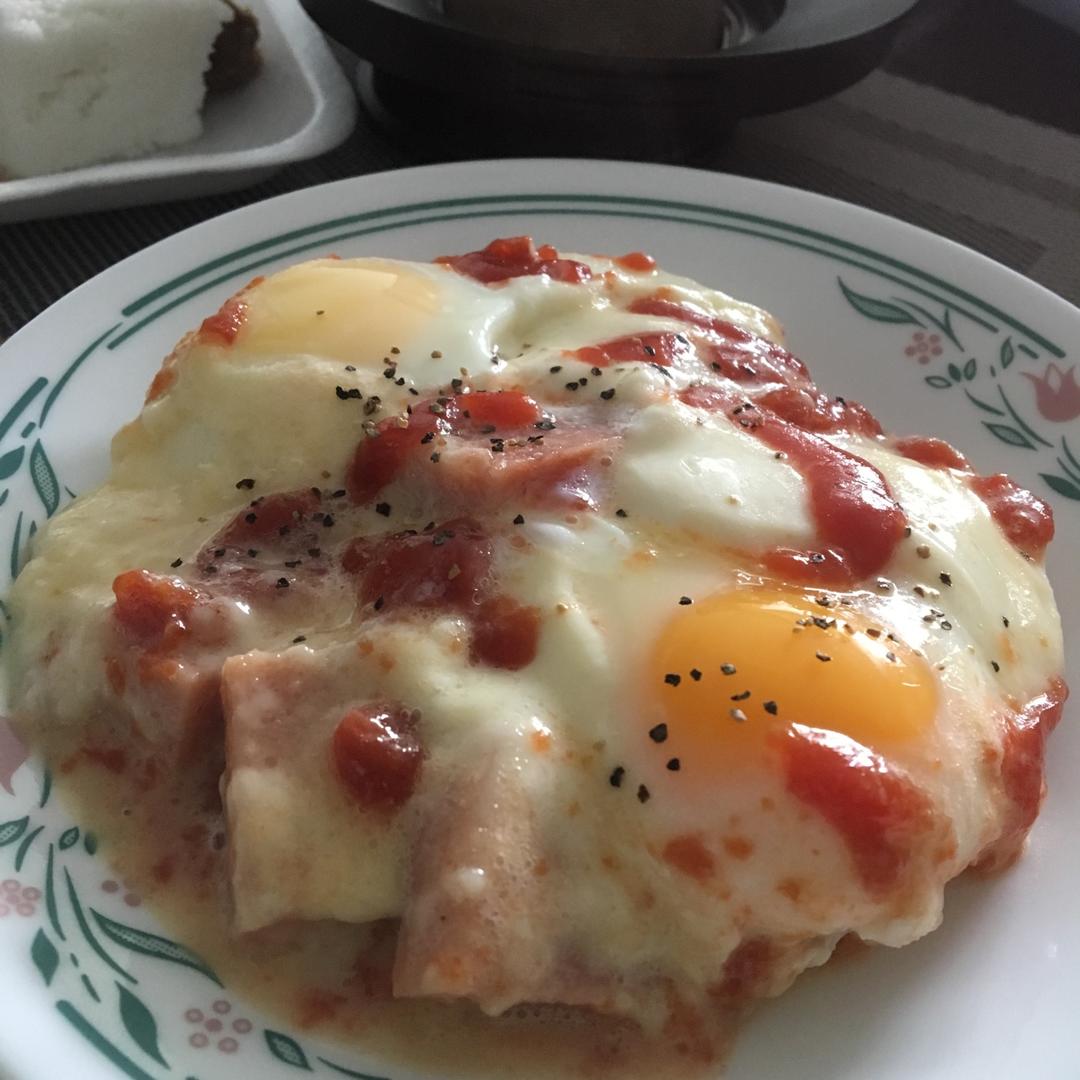 只需摆好材料去微波！惊艳全家的早餐端上桌：香肠奶酪烘蛋
