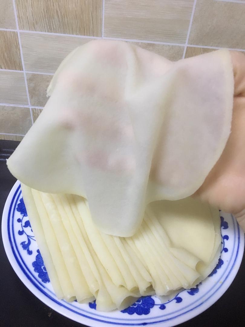 春饼   轻松一次做出十几张的春饼皮