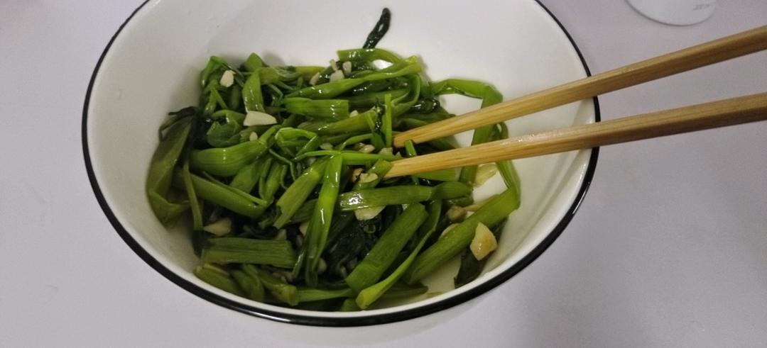 炝炒空心菜（不黑的秘密）