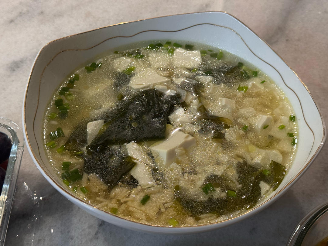 孩子增高汤 | 虾仁豆腐裙带菜汤