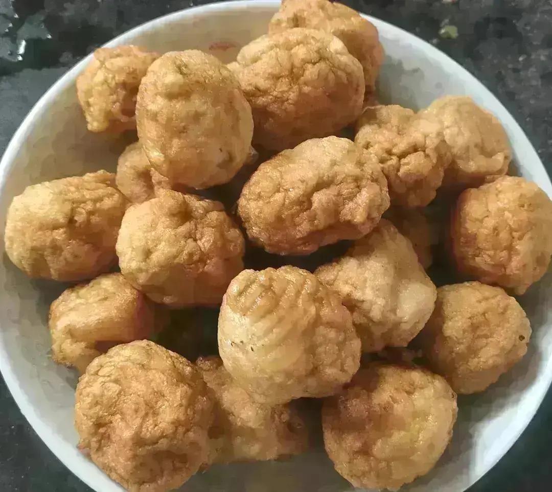 鲜美无比的自制炸鱼丸