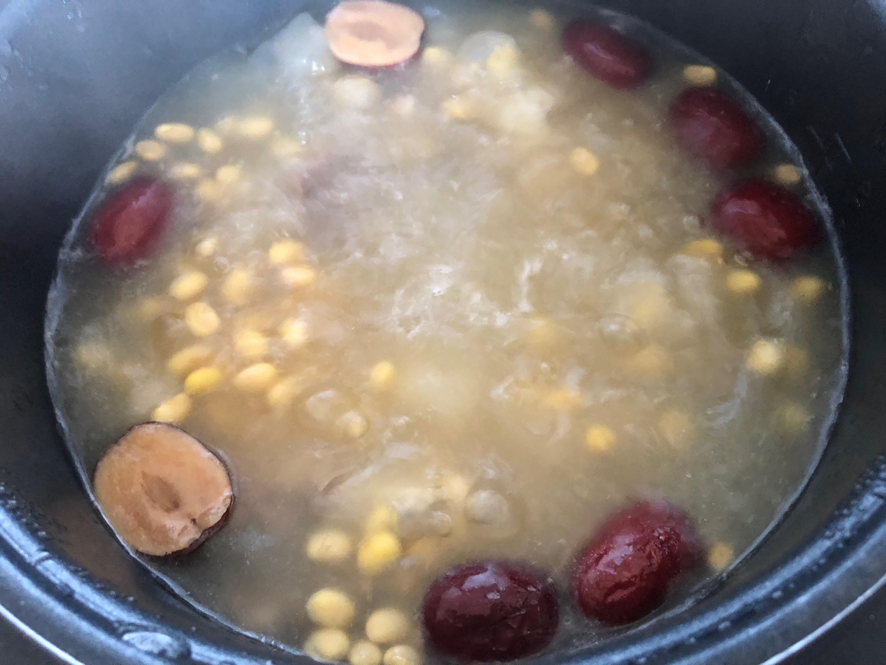 牛骨黄豆汤的做法 步骤4