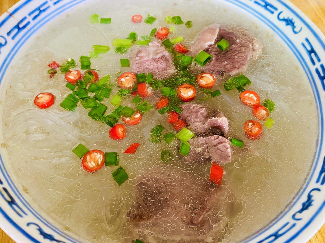 【清炖羊肉汤】天气冷了，你需要一碗暖暖的汤