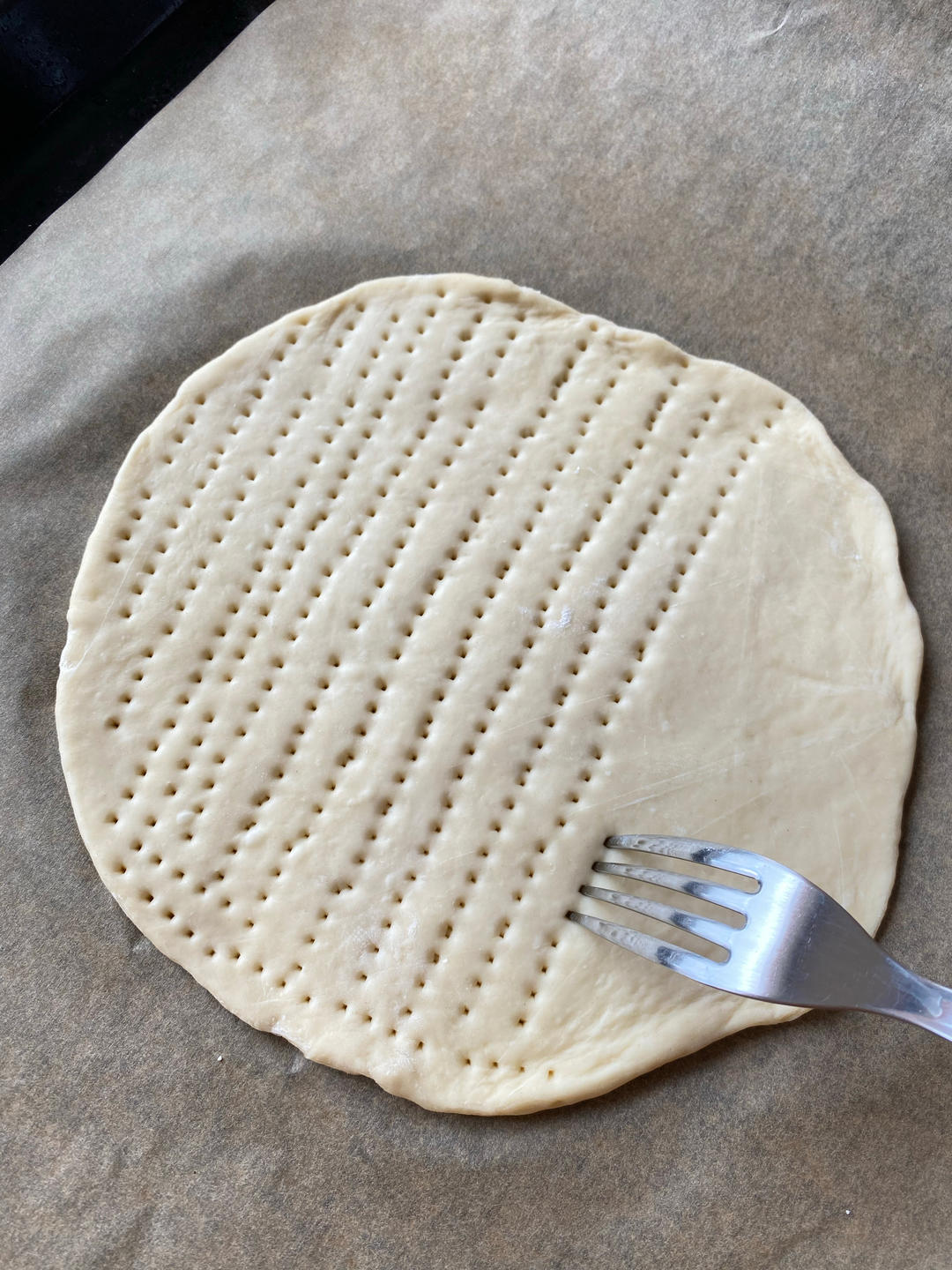 含宣软饼皮做法、自己在家也能做出馅料十足、超拉丝的美味诱人披萨