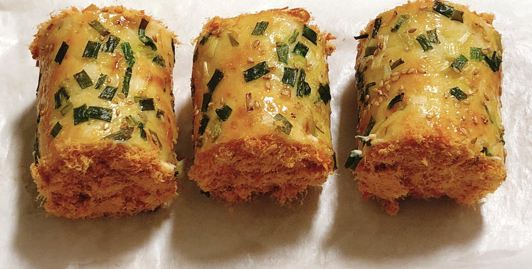 香喷喷的肉松面包卷，来试试吧！