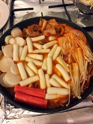 韩国芝士年糕锅（辣白菜部队火锅）的做法 步骤9