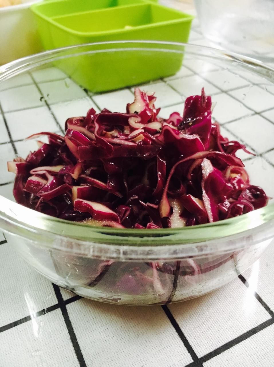 超开胃凉拌紫甘蓝