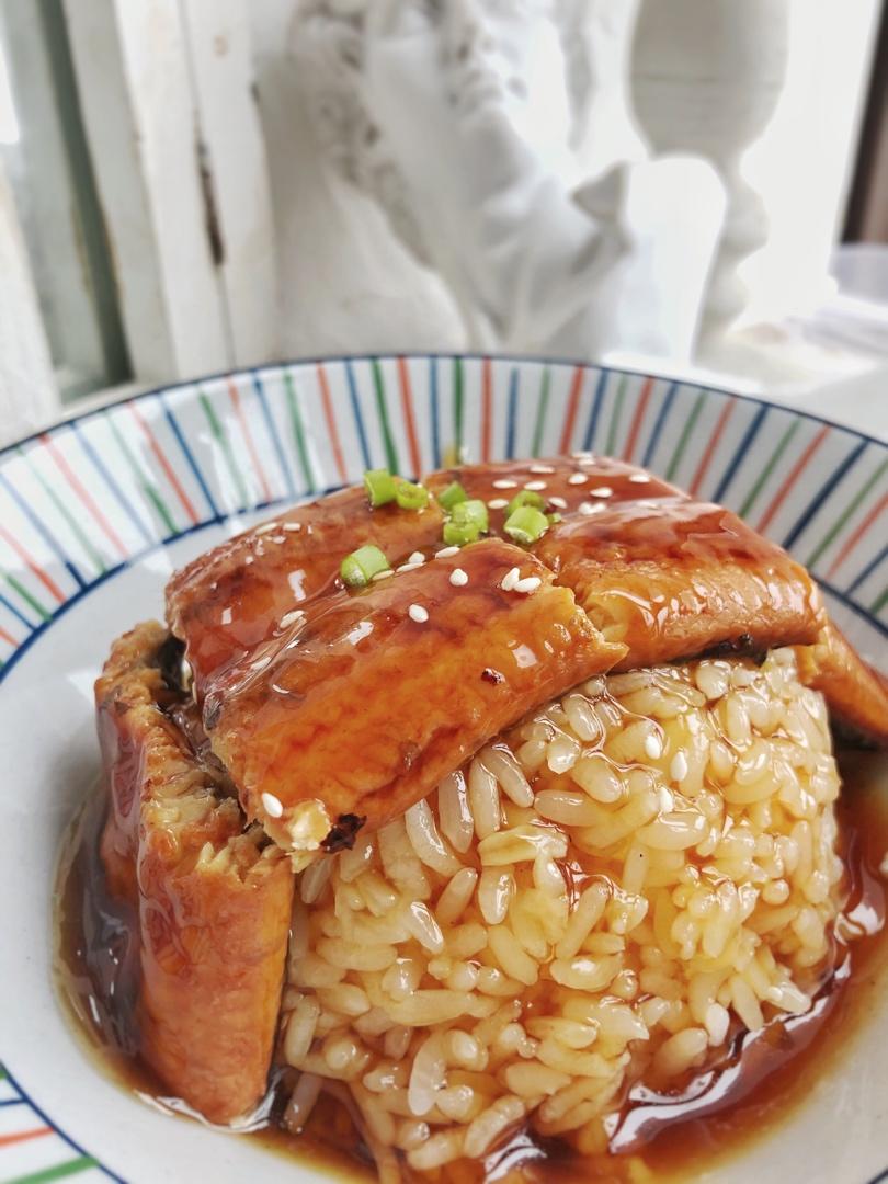 蒲烧鳗鱼饭