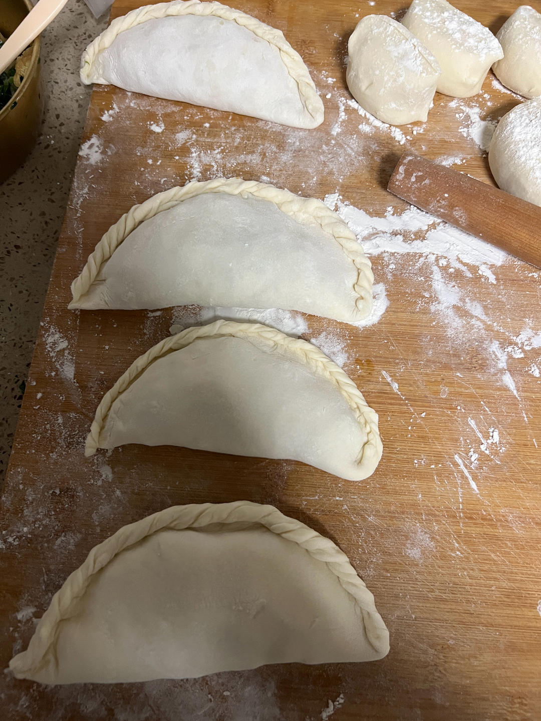 韭菜盒子（烫面）凉了也很软