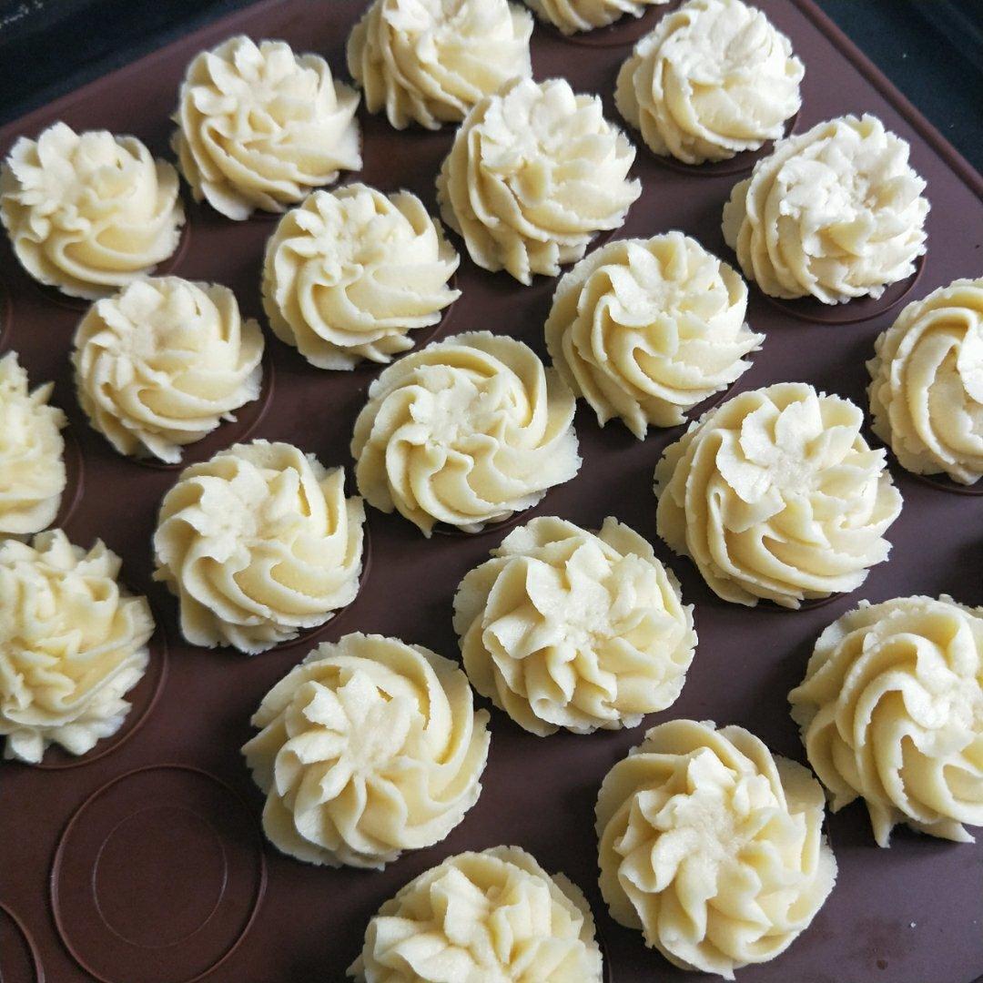 一抿即化酥到掉渣的珍妮曲奇云顶小花/烘焙视频饼干篇1