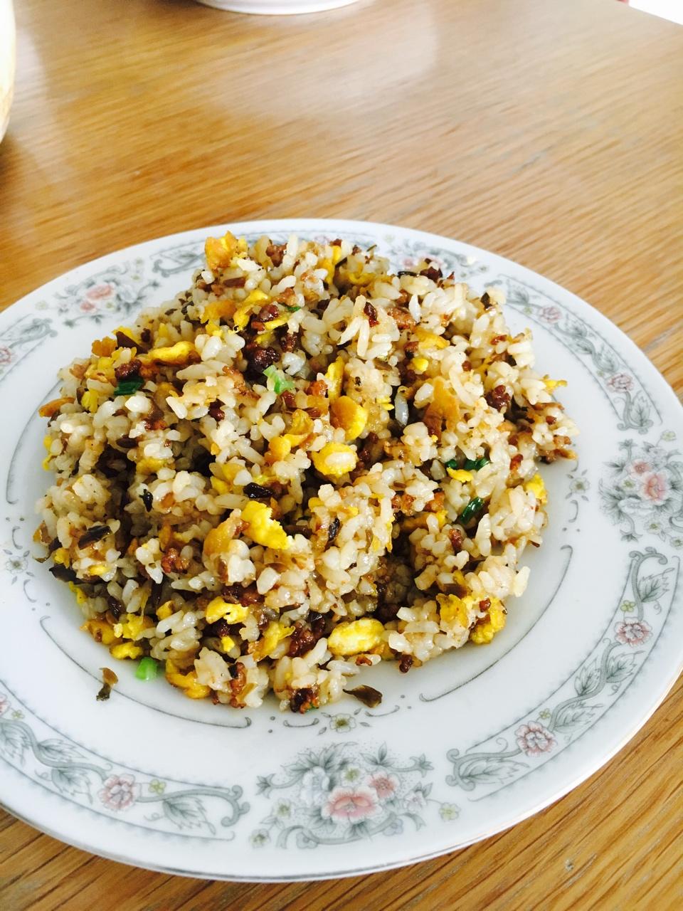 acgao做的芽菜蛋炒饭