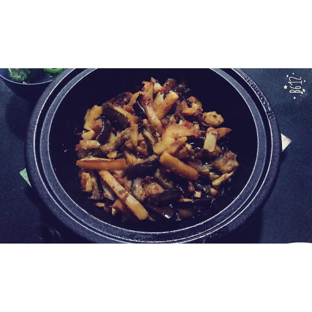 塔吉锅腊猪油鱼香土豆茄条