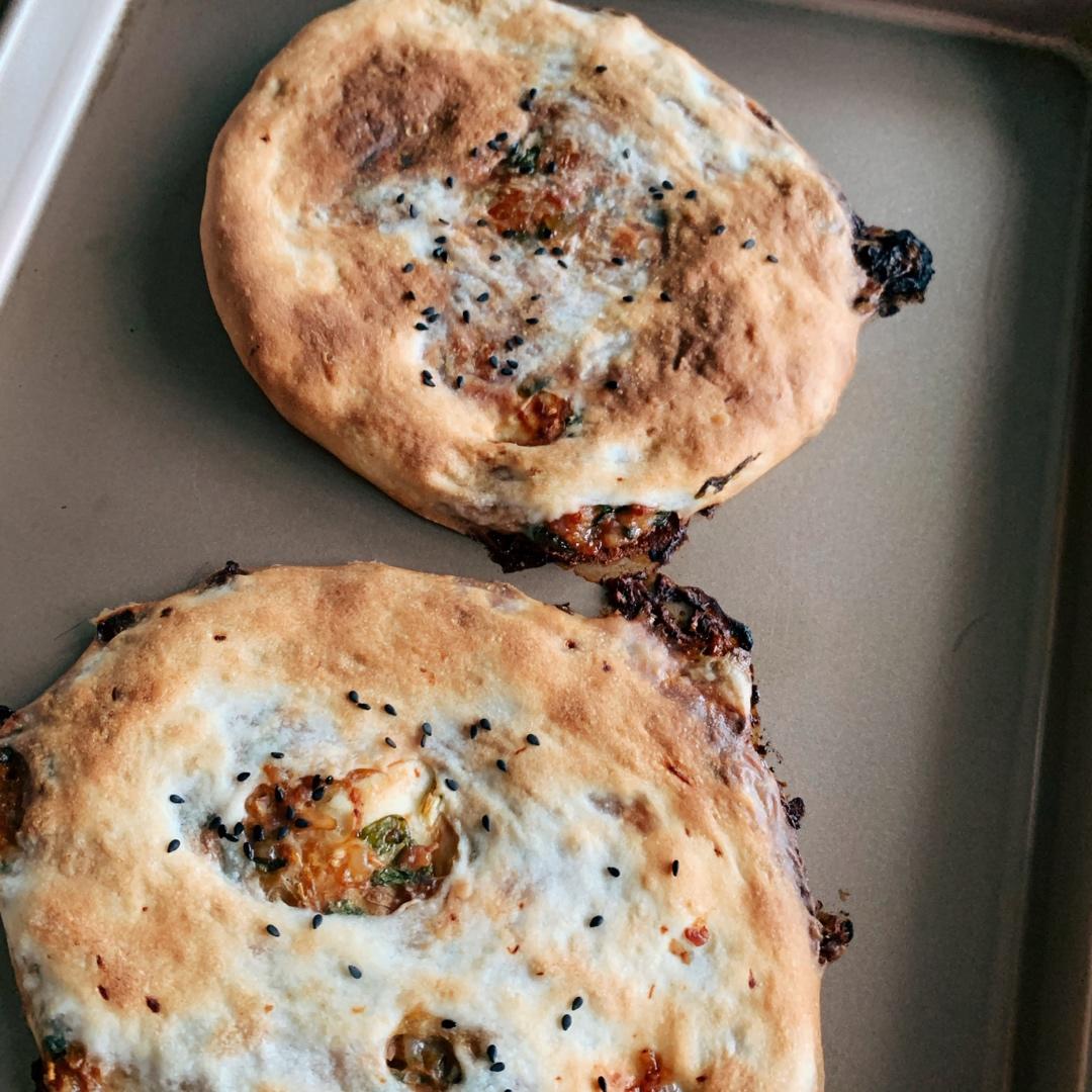 👩‍🍳香喷喷的榨菜鲜肉锅盔～吃一次忘不了💁🏻‍♀️