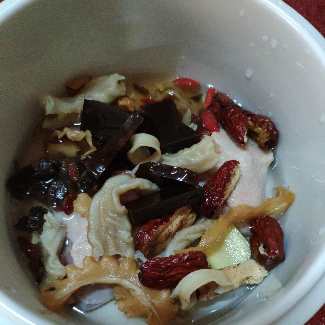 阿胶炖鸡汤