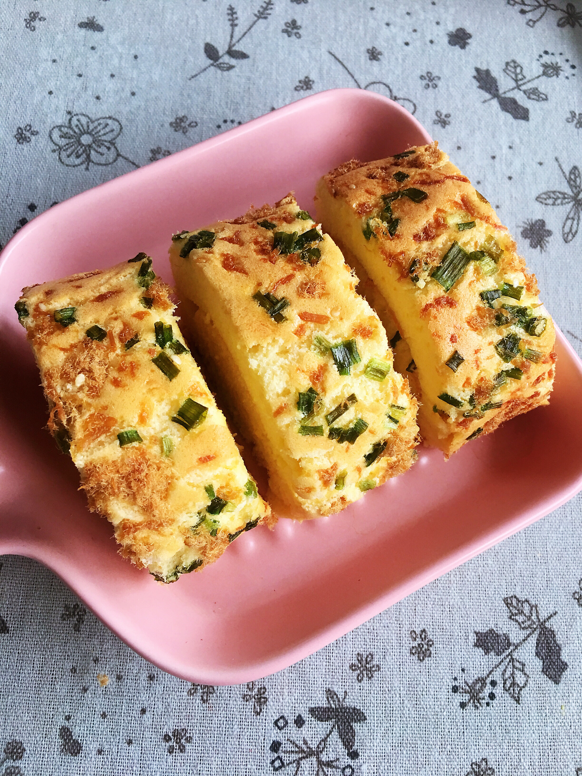 香葱海苔肉松芝麻蛋糕卷