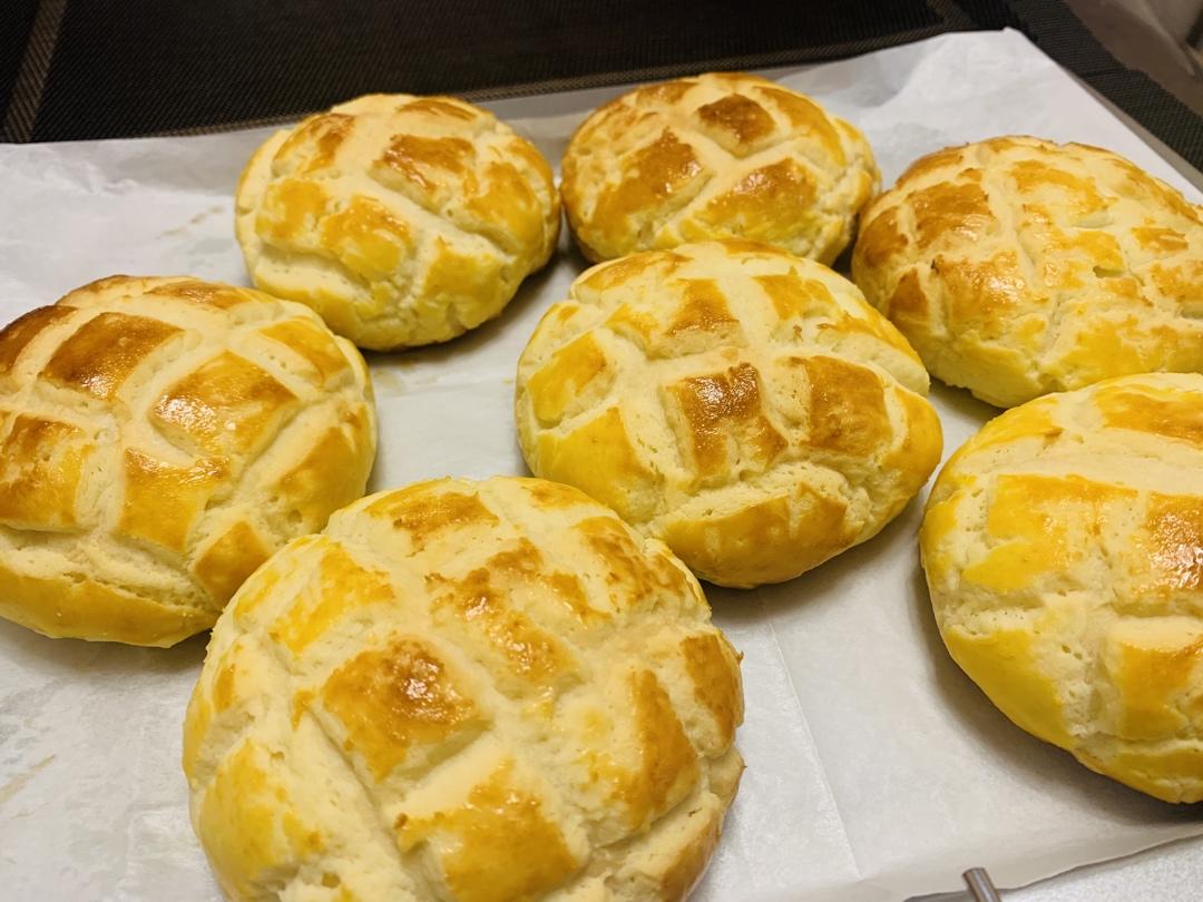 好吃到炸裂的港式菠萝包（附带制作酥皮的小视频）