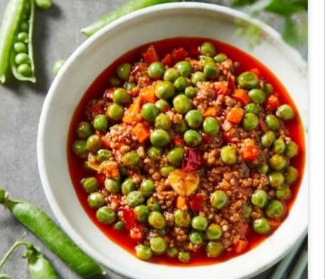 红油豌豆肉末，地道中国菜春天的鲜美的做法