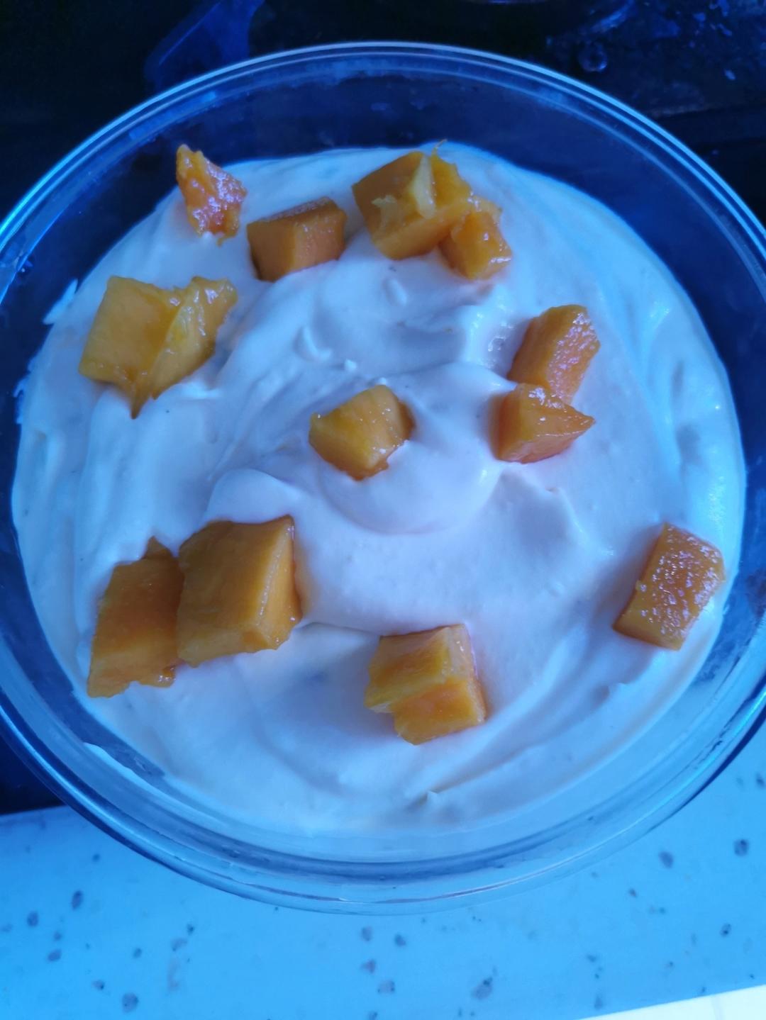 自制冰淇淋（懒人版无需搅拌的冰淇淋）