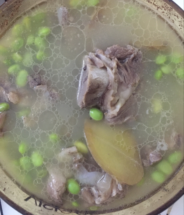 黄豆骨头汤