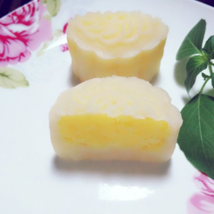 奶黄冰皮月饼