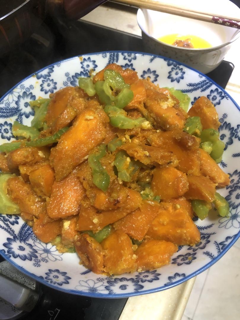 好吃到舔盘的咸蛋黄焗南瓜