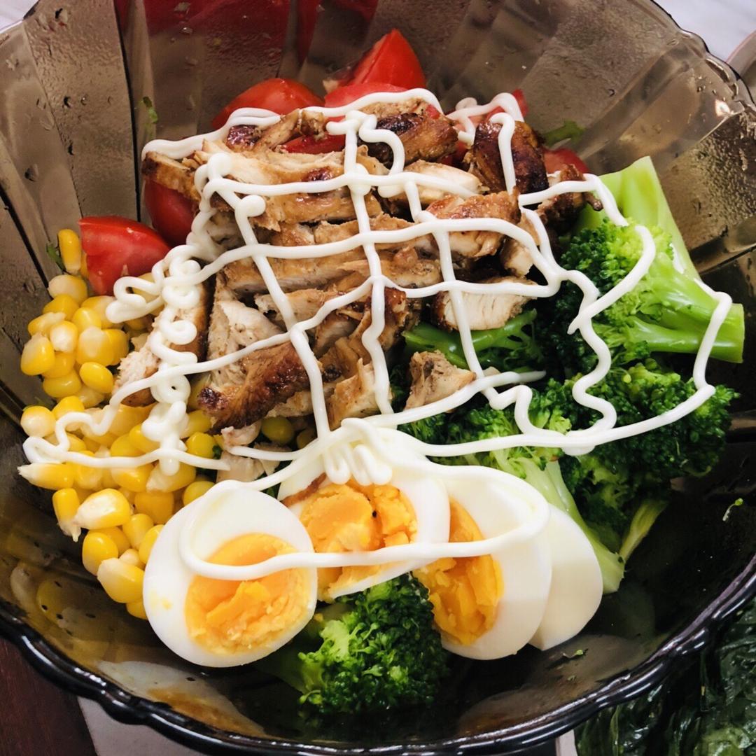 彩虹蔬菜鸡肉沙拉的做法